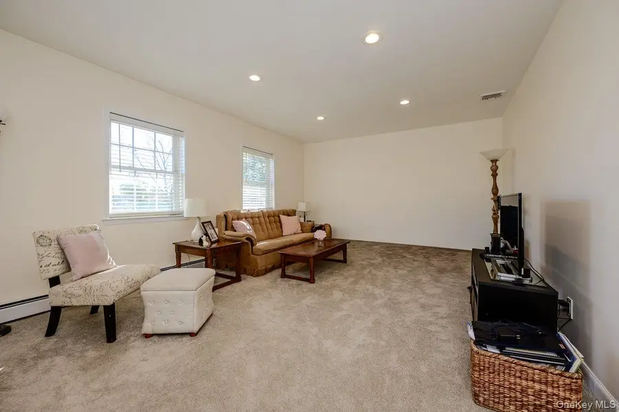 2549 Jerusalem Avenue #2R, North Bellmore, NY 11710 - #3