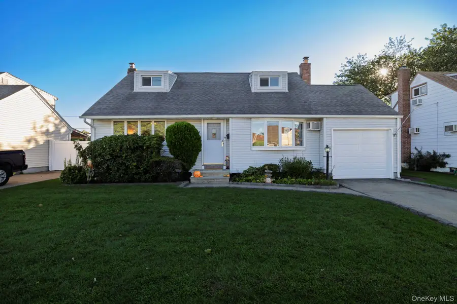 2066 Seaford Avenue, Seaford, NY 11783 - #3