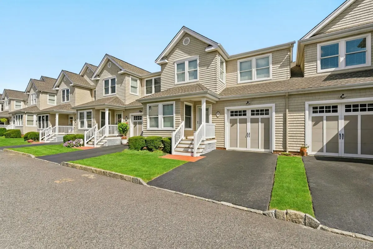 15 Meadow Way, Eastport, NY 11941 - #1