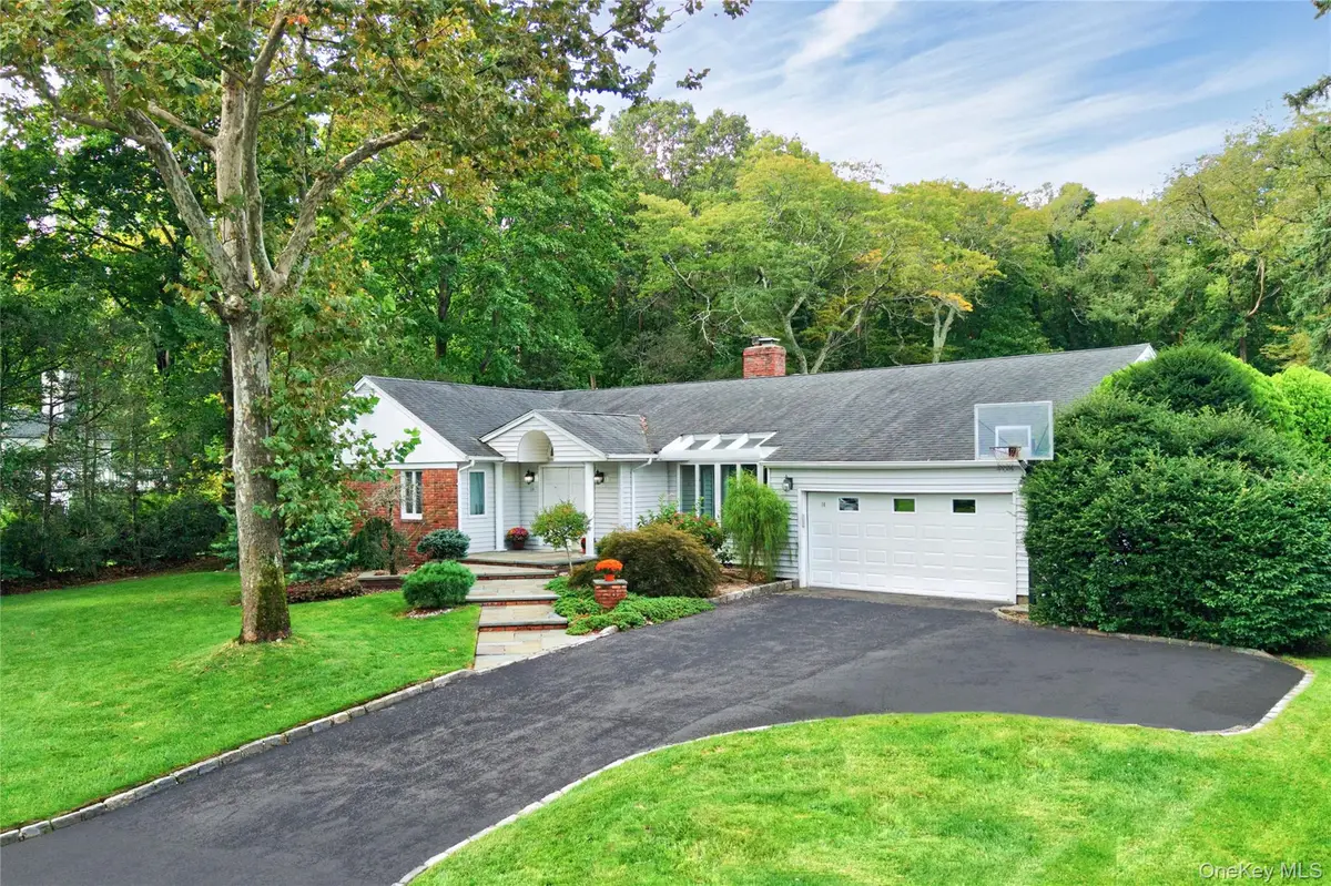 14 Maplewood Lane, East Hills, NY 11576 - #1