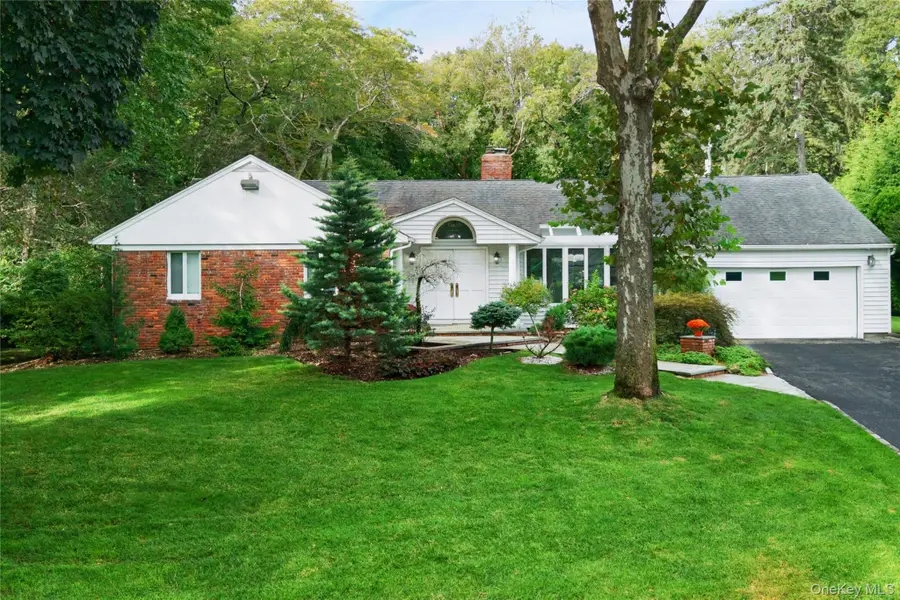14 Maplewood Lane, East Hills, NY 11576 - #2