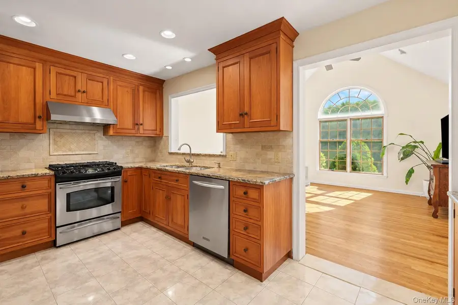 18 Maywood Avenue, Rye Brook, NY 10573 - #3
