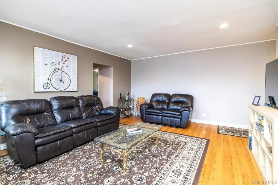 1 Jefferson Avenue #H8, Rockville Centre, NY 11570 - #3