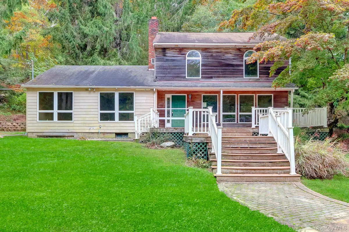 56 E Bartlett Road, Middle Island, NY 11953 - #1