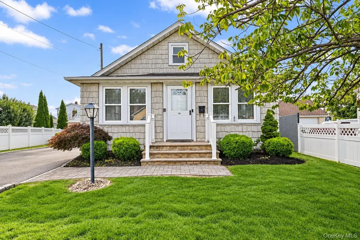 635 S 6th Street, Lindenhurst, NY 11757 - #1