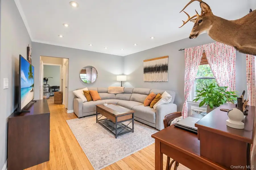 61 Stephen Place, Valley Stream, NY 11580 - #3