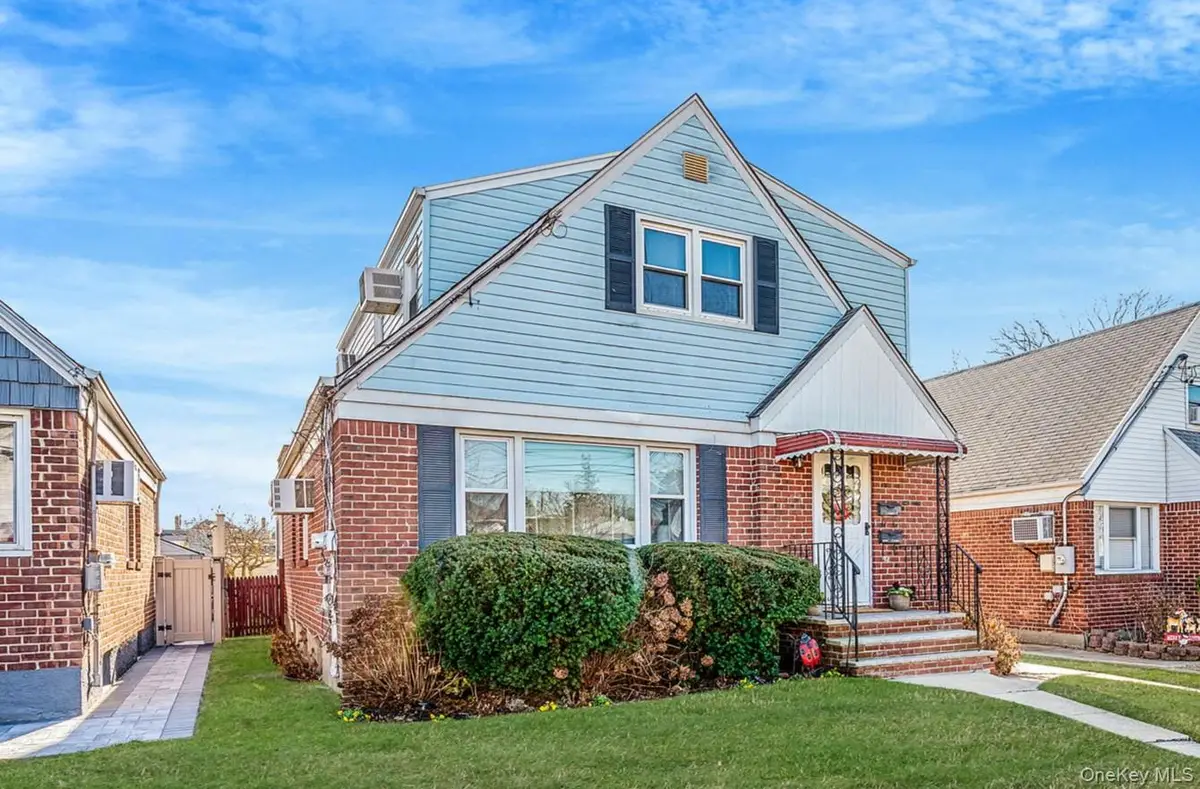 34 Meyer Avenue, Valley Stream, NY 11580 - #1