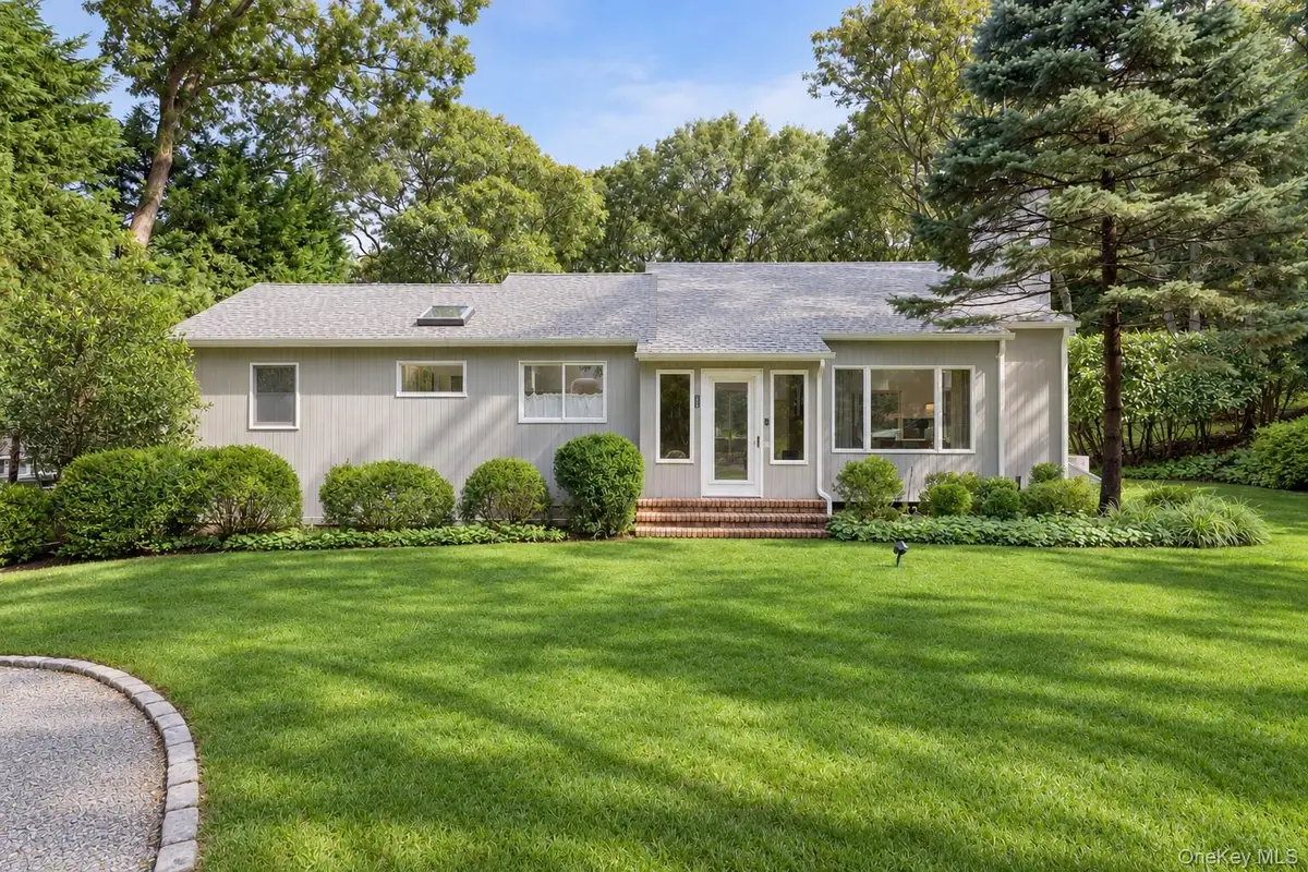 25 Old Squiretown Rd, Hampton Bays, NY 11946 - #1