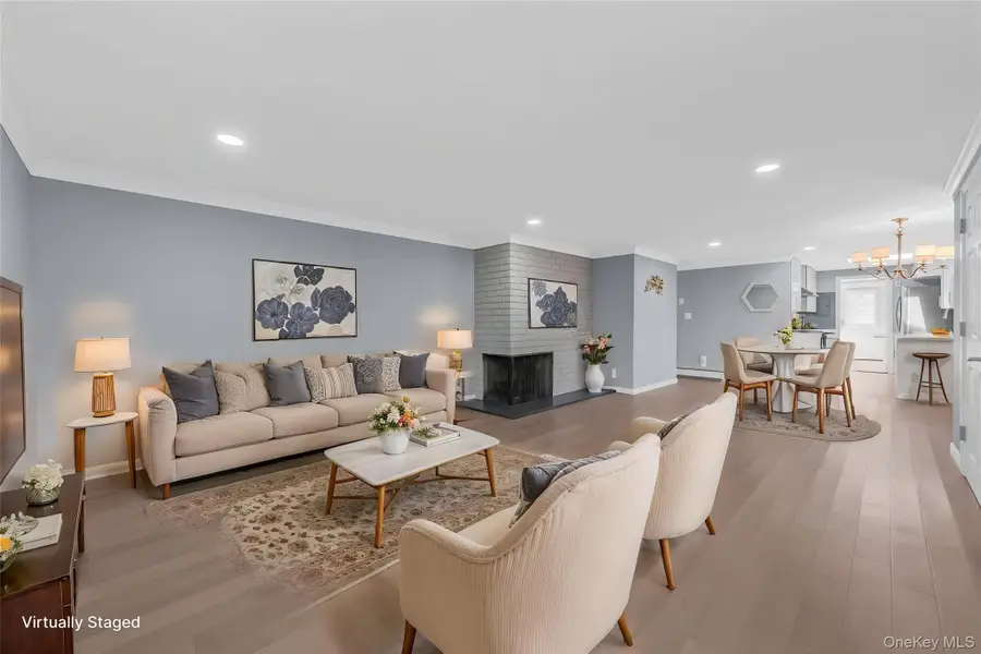 19 Ridge Drive E, Roslyn, NY 11576 - #2