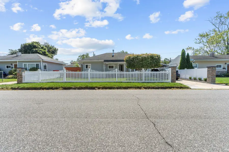 27 Croydon Road, Amityville, NY 11701 - #2