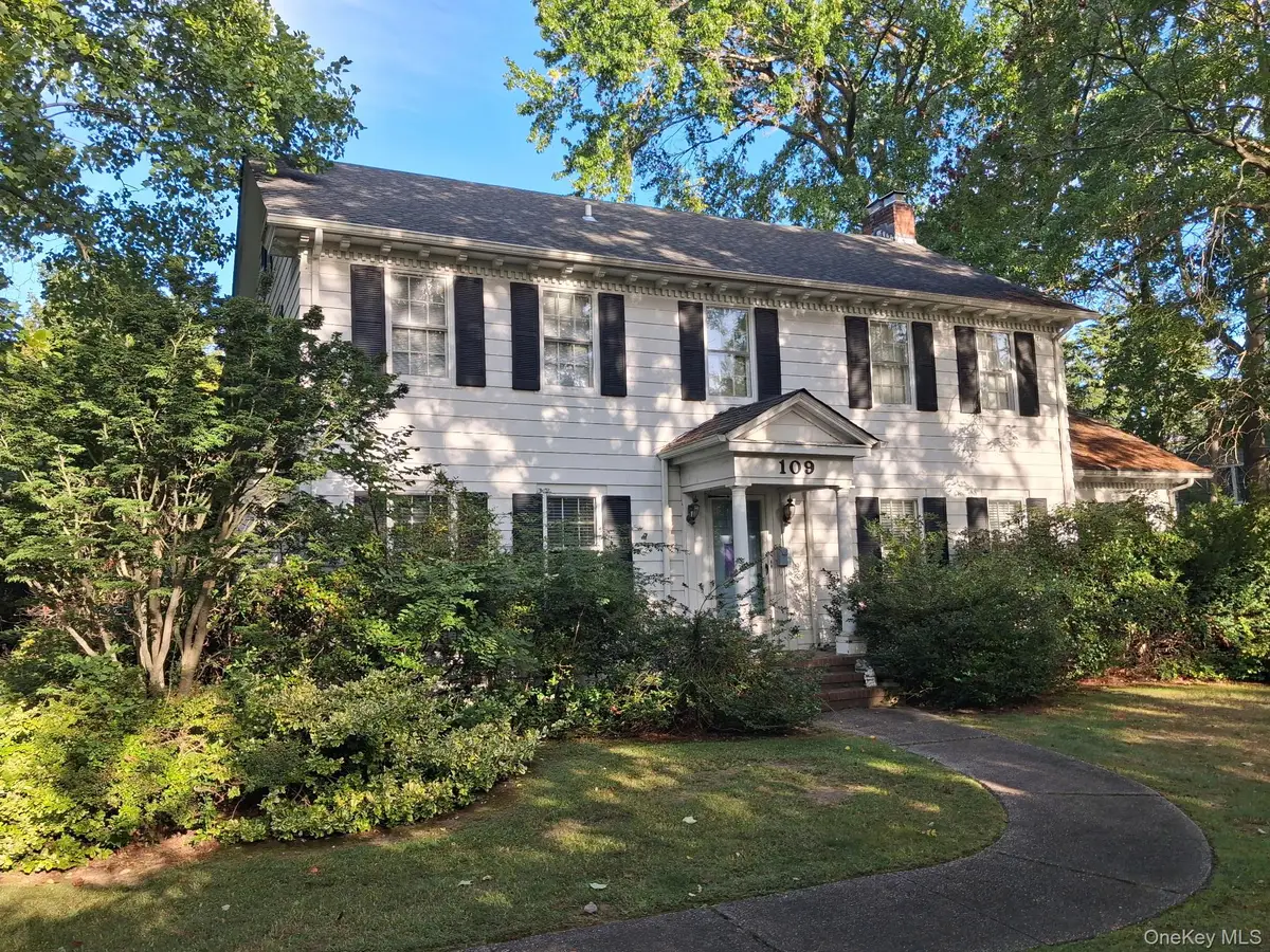 109 Handsome Avenue, Sayville, NY 11782 - #1