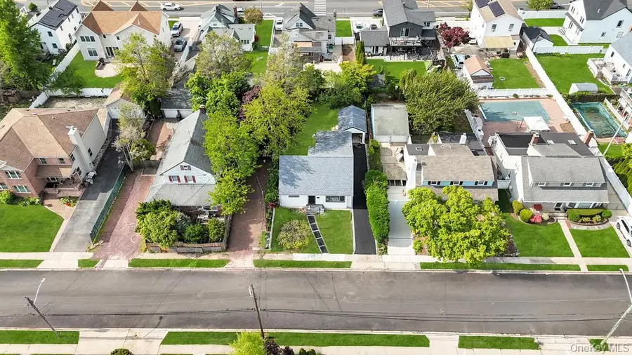 20 Howard Street, Hicksville, NY 11801 - #2