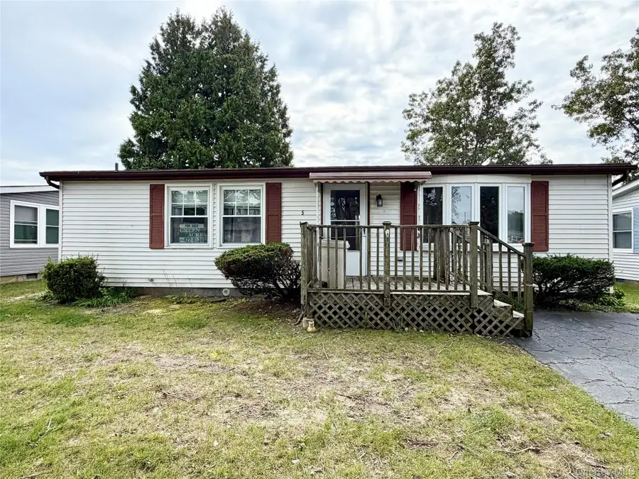5 Holly Drive, Manorville, NY 11949 - #2