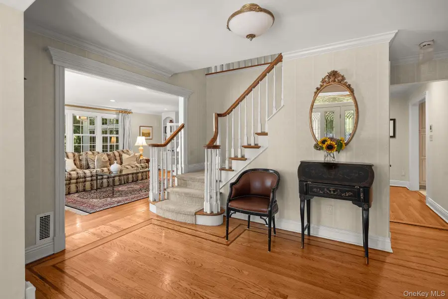 7 Pippin Lane, Lloyd Harbor, NY 11743 - #3