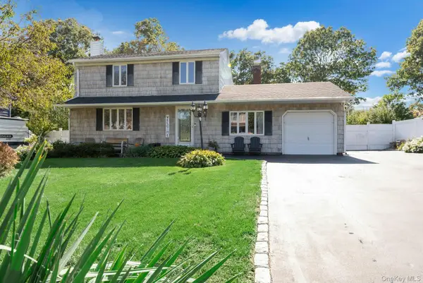 16 Hilltop Lane, Ridge, NY 11961