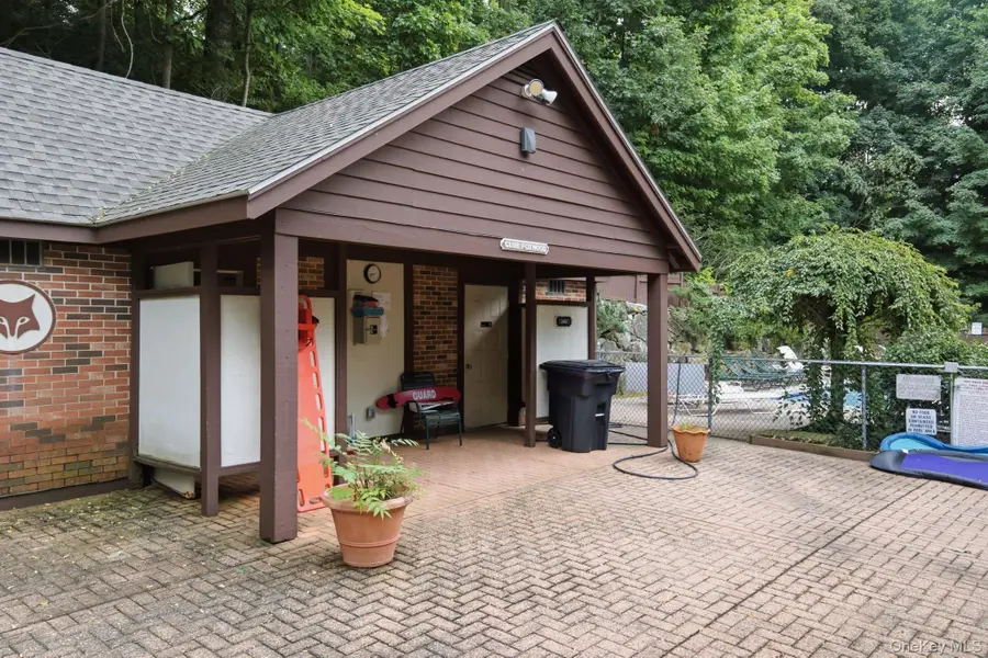 10 Foxwood Circle, Mount Kisco, NY 10549 - #3
