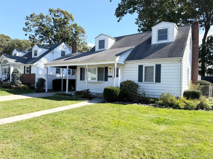 46 Midwood Avenue, Farmingdale, NY 11735 - #2