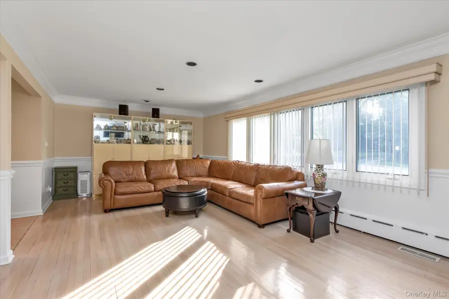 24 Summit Road, Port Washington, NY 11050 - #3