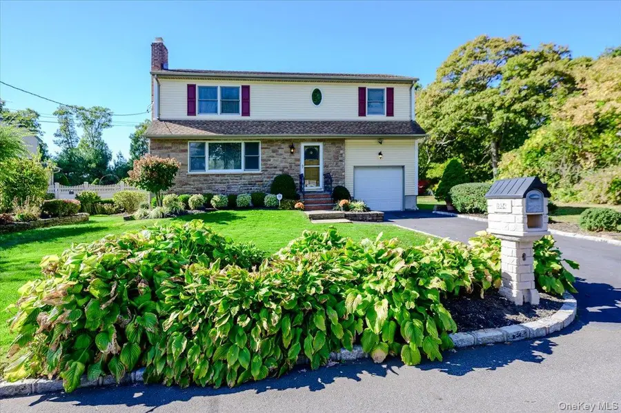1924 Louis Kossuth Avenue, Ronkonkoma, NY 11779 - #2