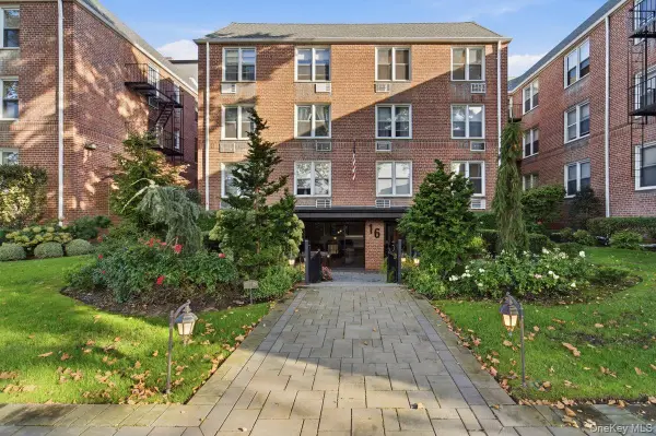 16 Main Street #2Y, East Rockaway, NY 11518