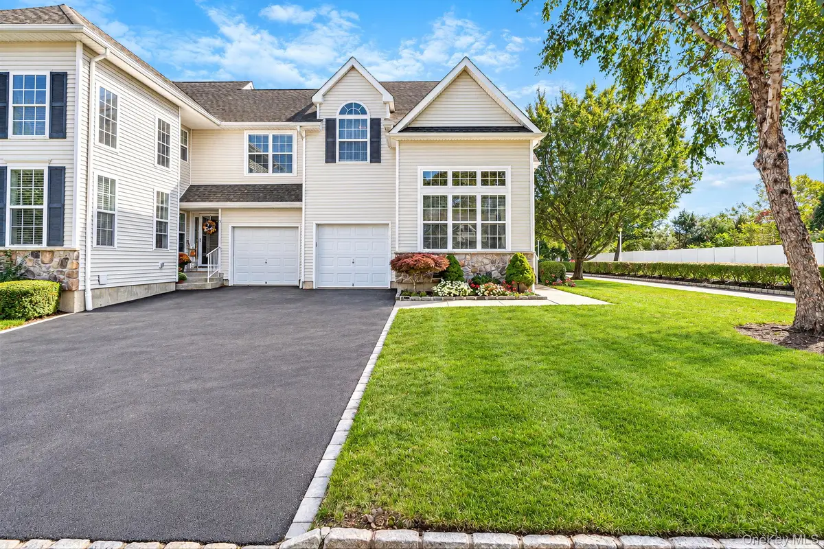 1 Grand Canyon Court, Bohemia, NY 11716 - #1