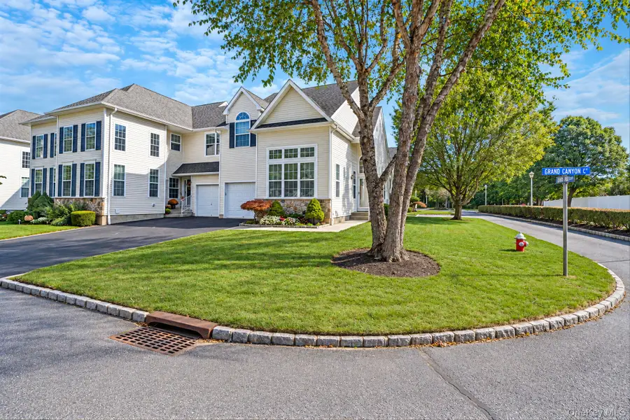 1 Grand Canyon Court, Bohemia, NY 11716 - #3