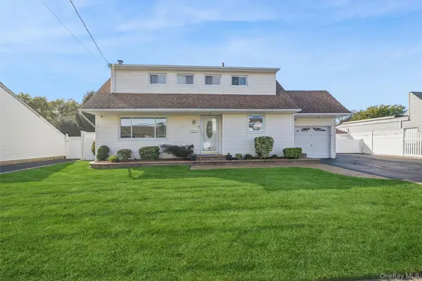 532 Alwick Avenue, West Islip, NY 11795