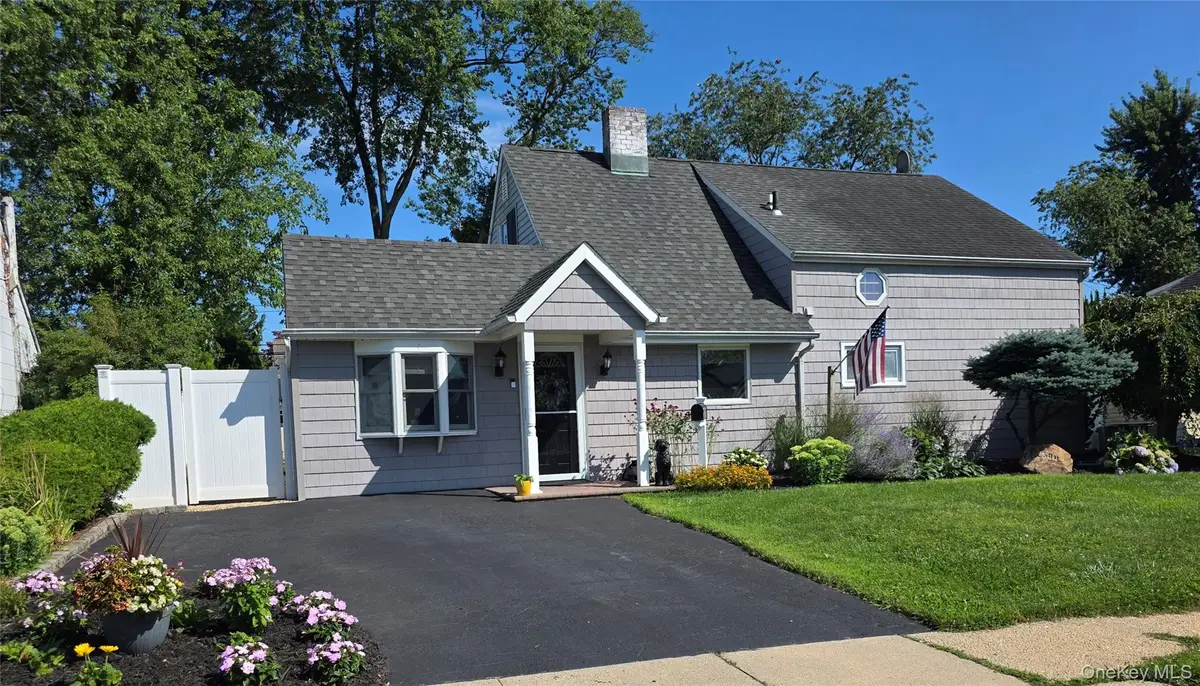 140 Springtime Lane W, Levittown, NY 11756 - #1