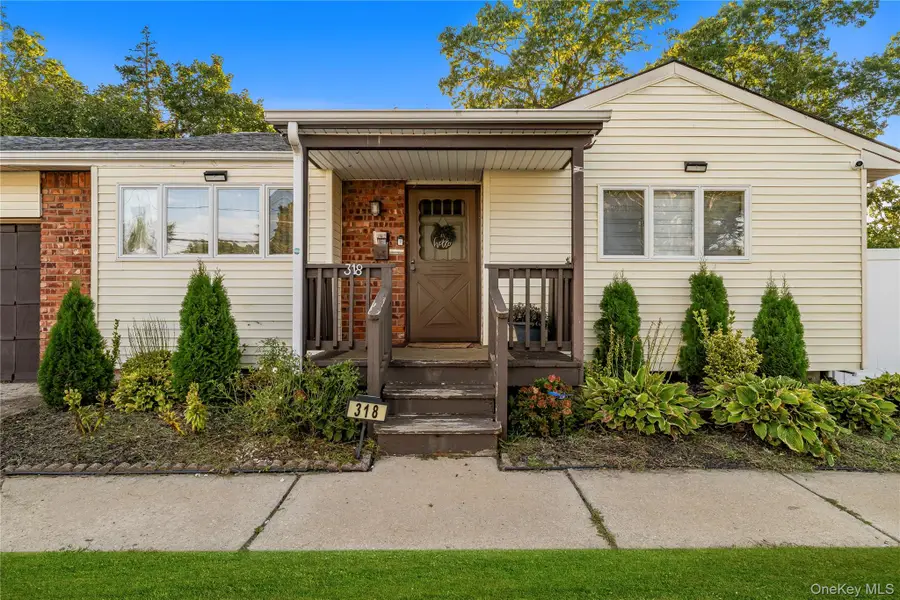 318 W 16th Street, Deer Park, NY 11729 - #3