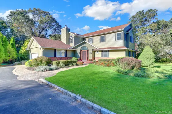 9 Shipyard Lane, Setauket, NY 11733