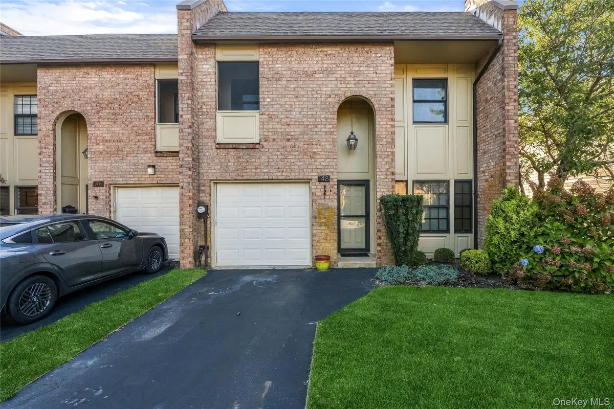 148 Southgate Circle, Massapequa Park, NY 11762 - #1