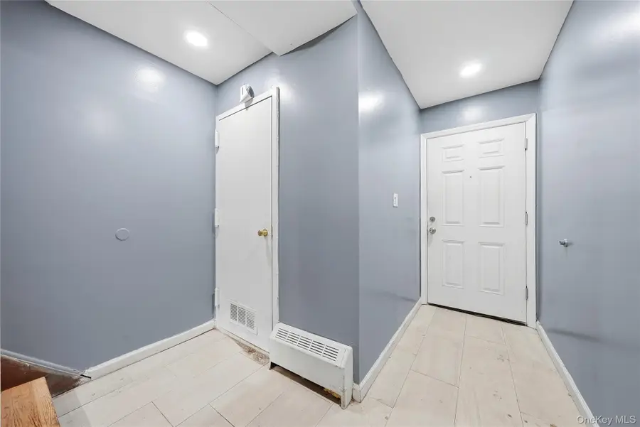 1012 E 233rd Street, Bronx, NY 10466 - #3