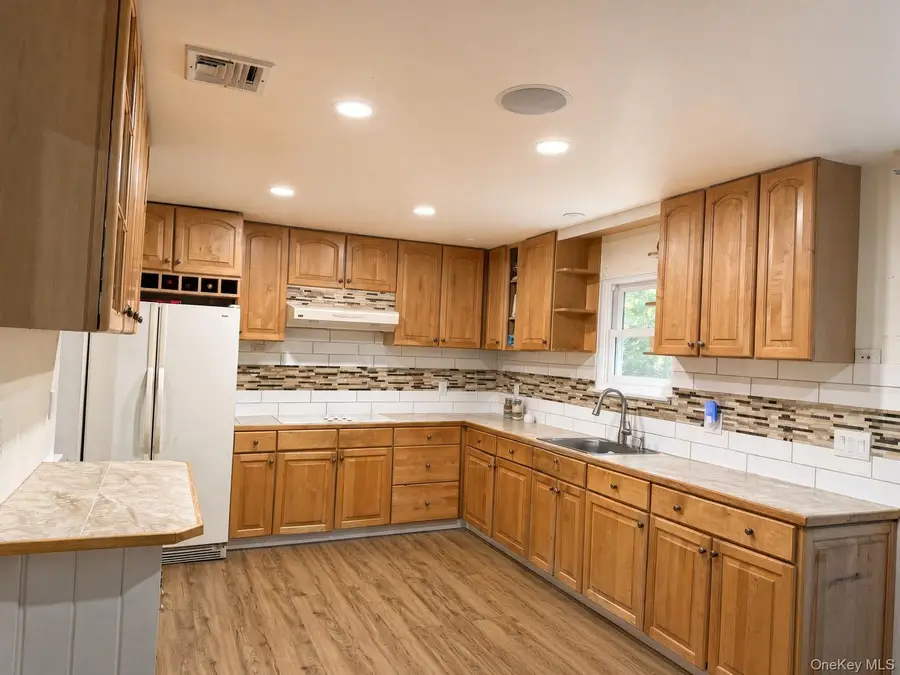 531 Brookhaven Avenue, Flanders, NY 11901 - #2