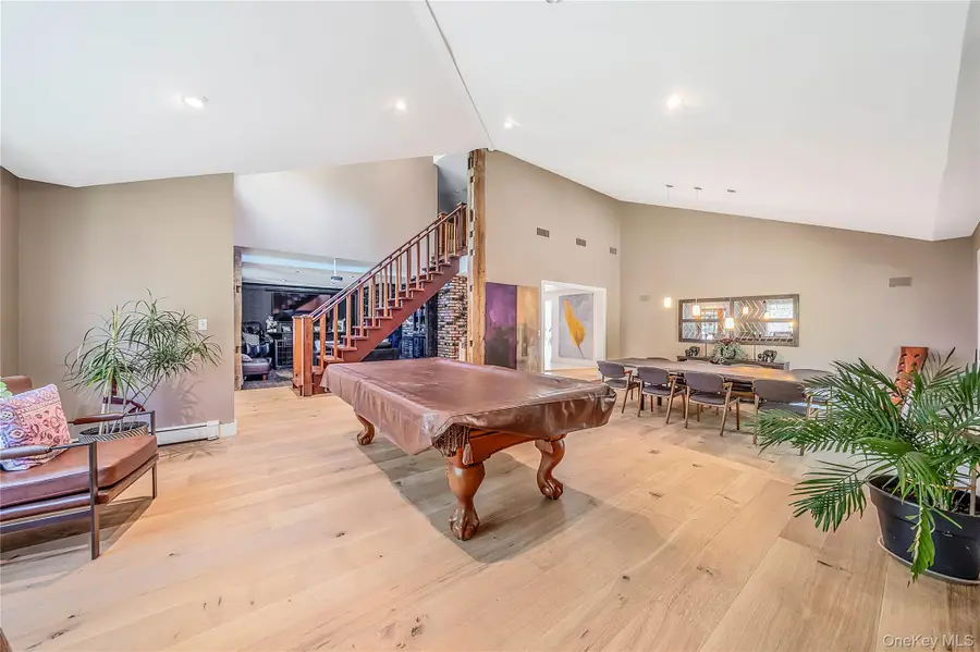 36 Circle Drive, Shoreham, NY 11786 - #3