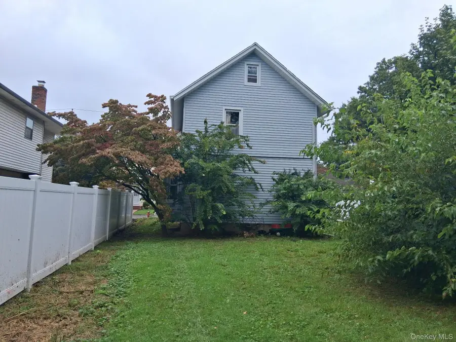 26 High Street, Roslyn Heights, NY 11577 - #2