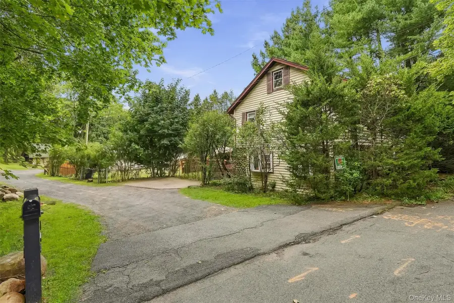 164 Woodland Avenue, Pearl River, NY 10965 - #3