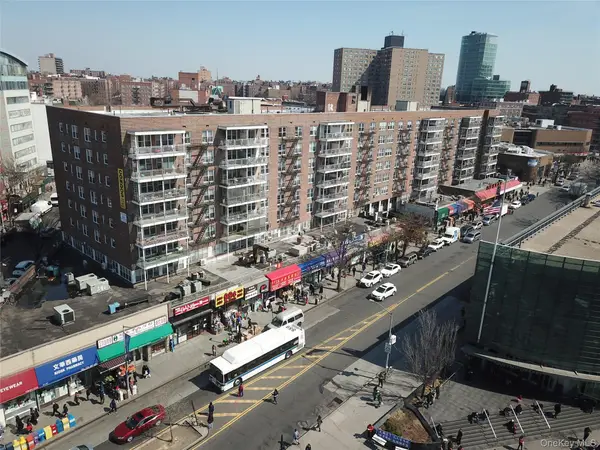 4125 Kissena Boulevard #2T, Flushing, NY 11355