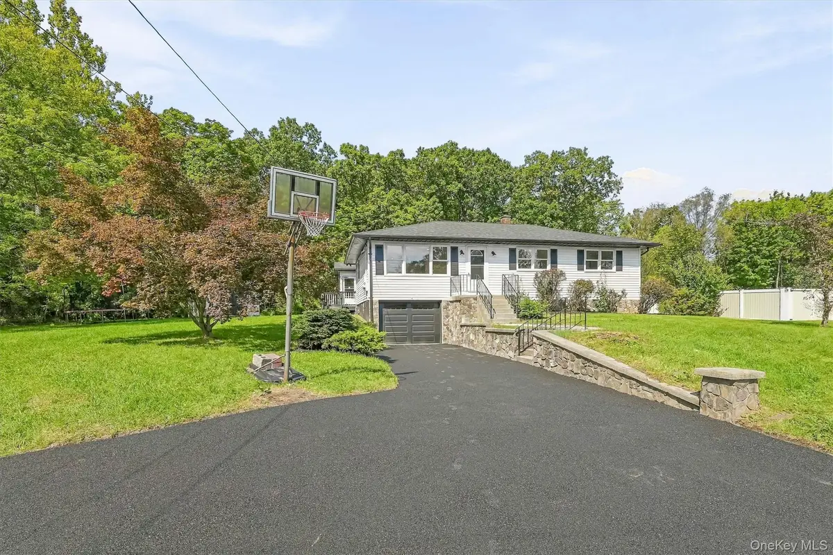 6 Lannis Avenue, New Windsor, NY 12553 - #1