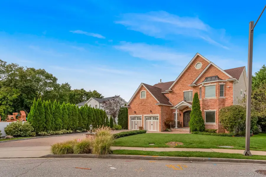 4 Corin Court, Syosset, NY 11791 - #2