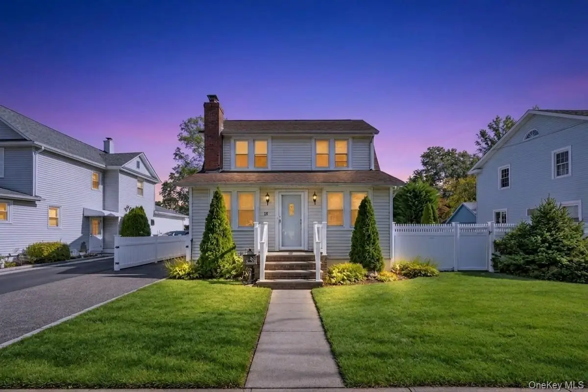 15 Harding Avenue, Hicksville, NY 11801 - #1