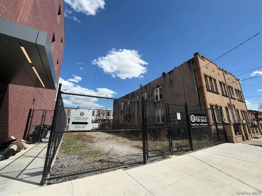 465 A Cleveland Street, Brooklyn, NY 11208 - #2