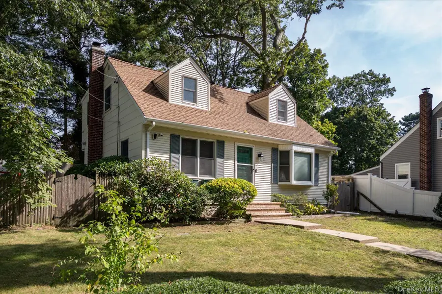 208 Melville Road, South Huntington, NY 11746 - #2
