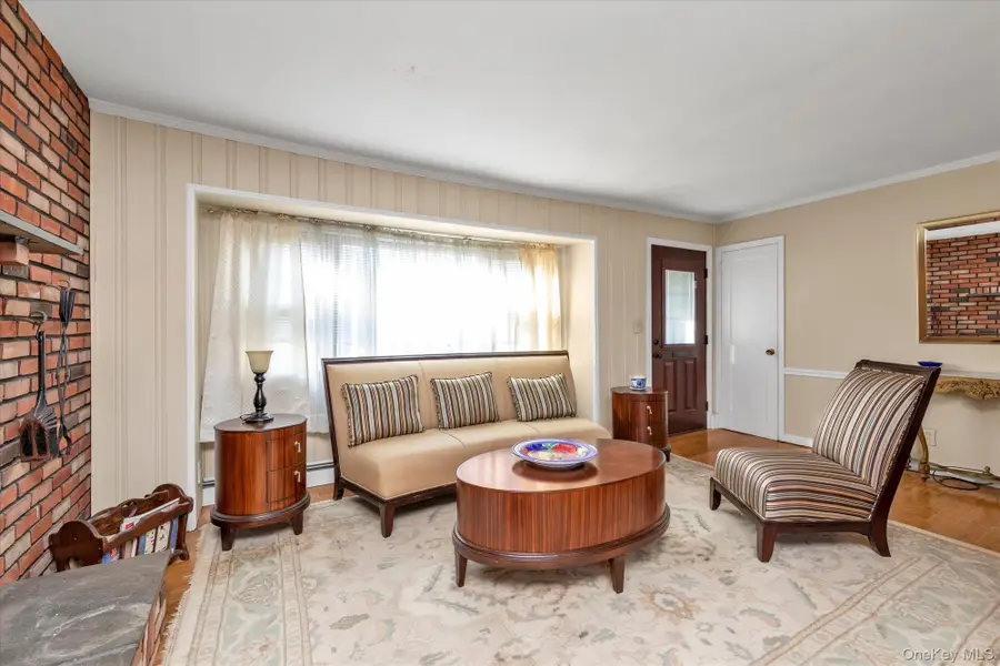 77 Horton Avenue, Valley Stream, NY 11581 - #3