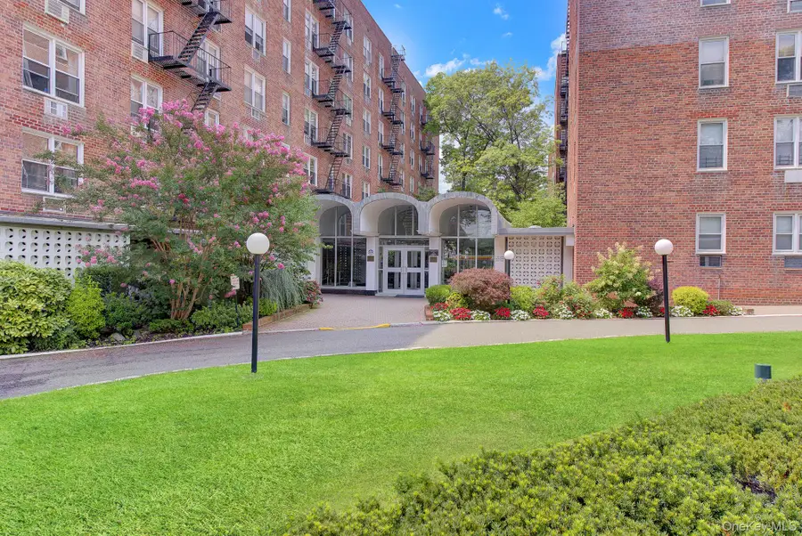 54-40 Little Neck Parkway #6M, Little Neck, NY 11362 - #3