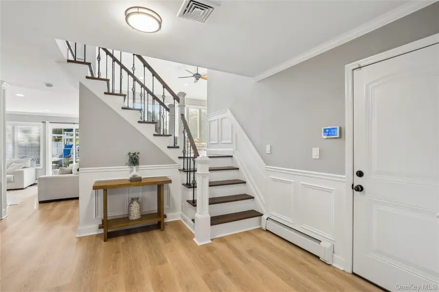 29 Voorhis Drive, Old Bethpage, NY 11804 - #3