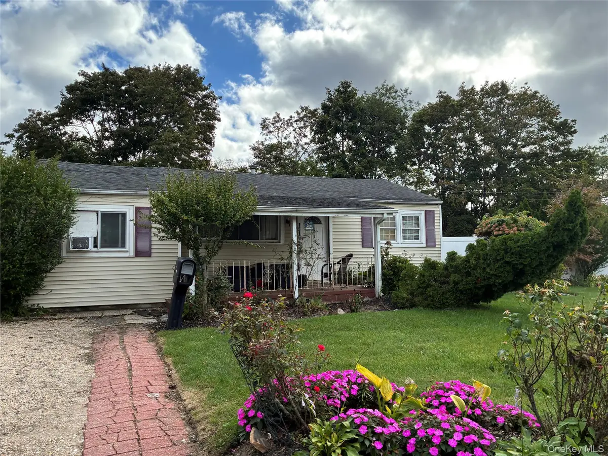 1515 Emkay Street, Bay Shore, NY 11706 - #1