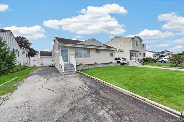 33 Hubbard Avenue, Freeport, NY 11520