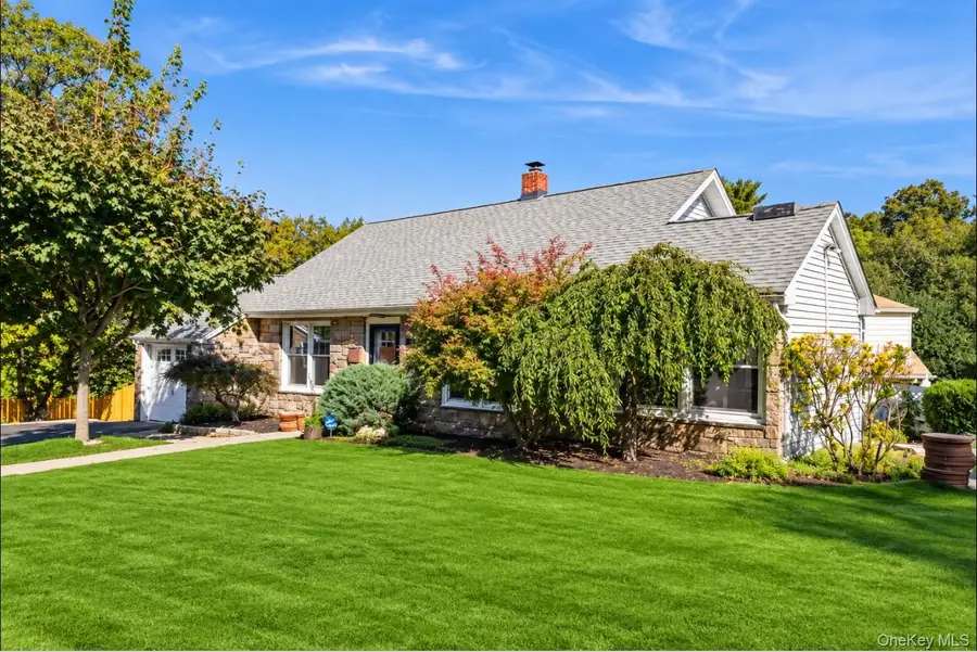 18 Juniper Place, Huntington, NY 11743 - #3