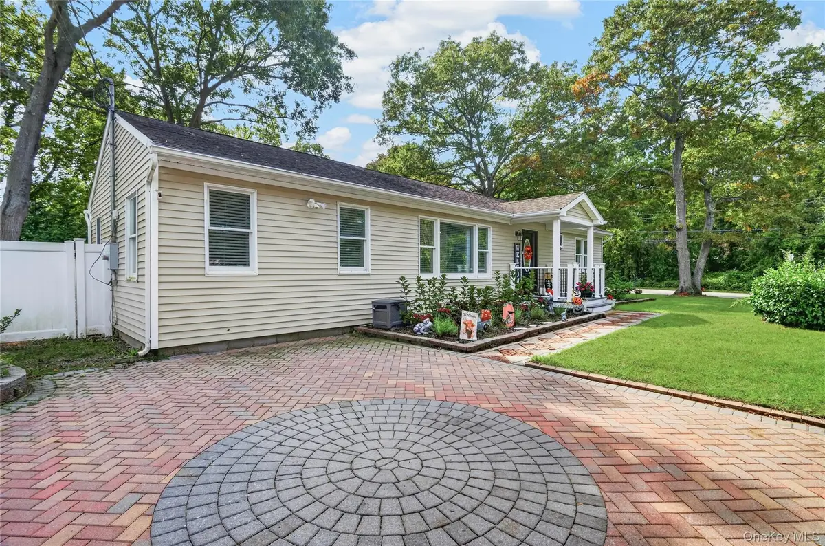 29 Wabil Road, Miller Place, NY 11764 - #1