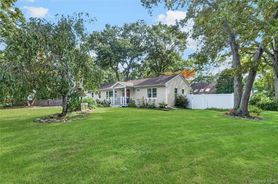 29 Wabil Road, Miller Place, NY 11764 - #3